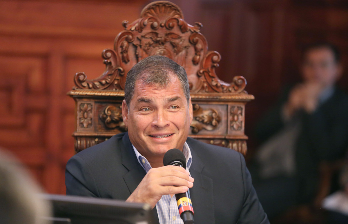 Quito (Pichincha), 05 jul 2016.- El Presidente de la República, Rafael Correa, mantuvo un conversatorio con medios de comunicación nacionales para informar sobre la agenda cumplida ayer en la provincia de Manabí. Foto: Carlos Silva / Presidencia de la República