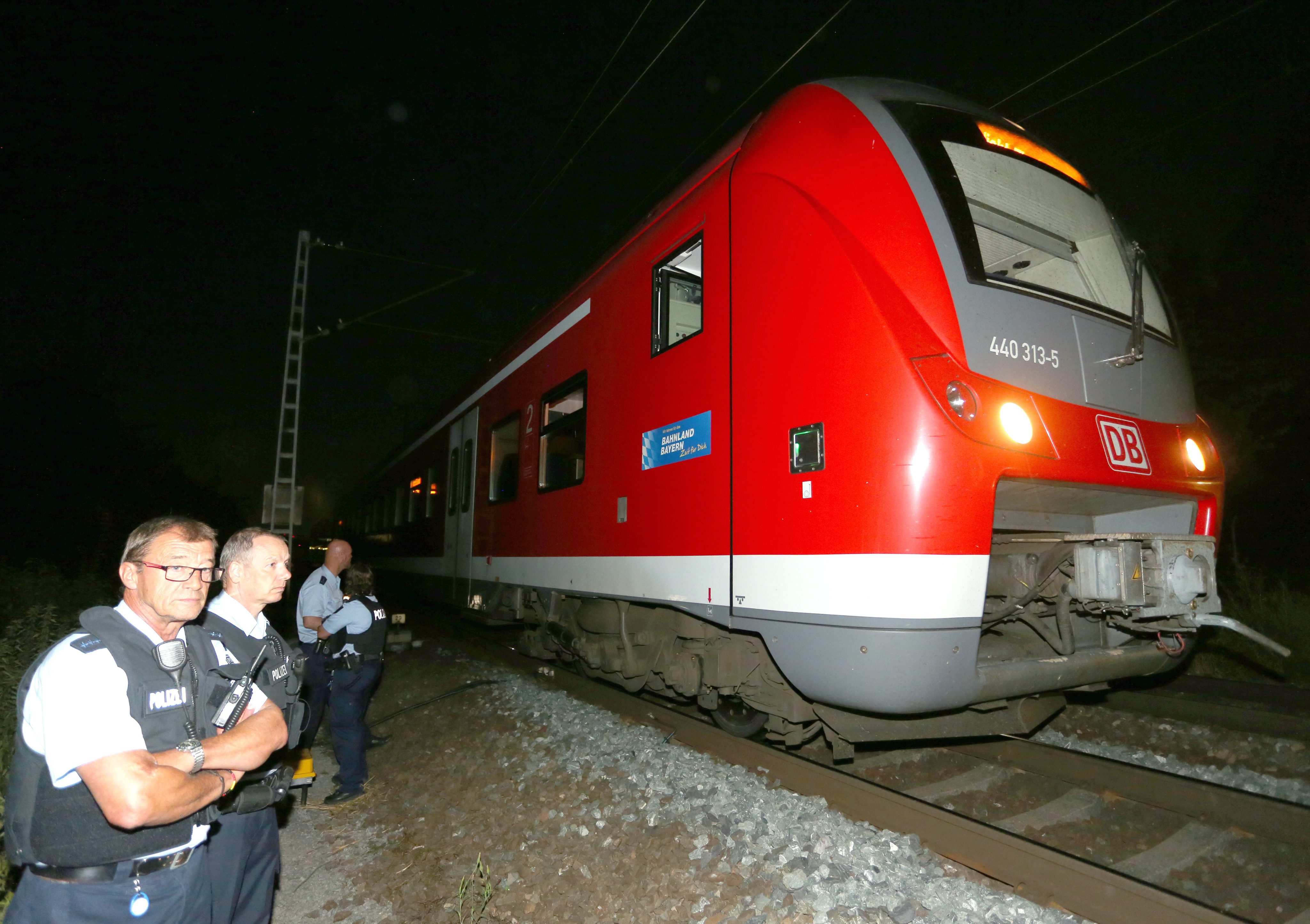 SUPUESTO ATAQUE CON HACHA EN TREN AL NORTE DE BAVARIA