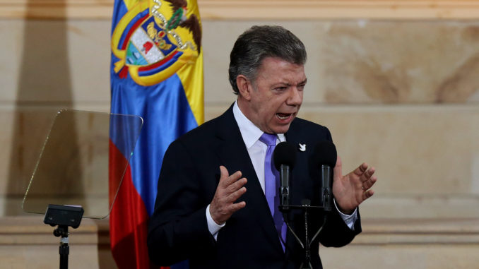 SANTOS DA EL BANDERAZO DE SALIDA AL CONGRESO DEL POSTCONFLICTO