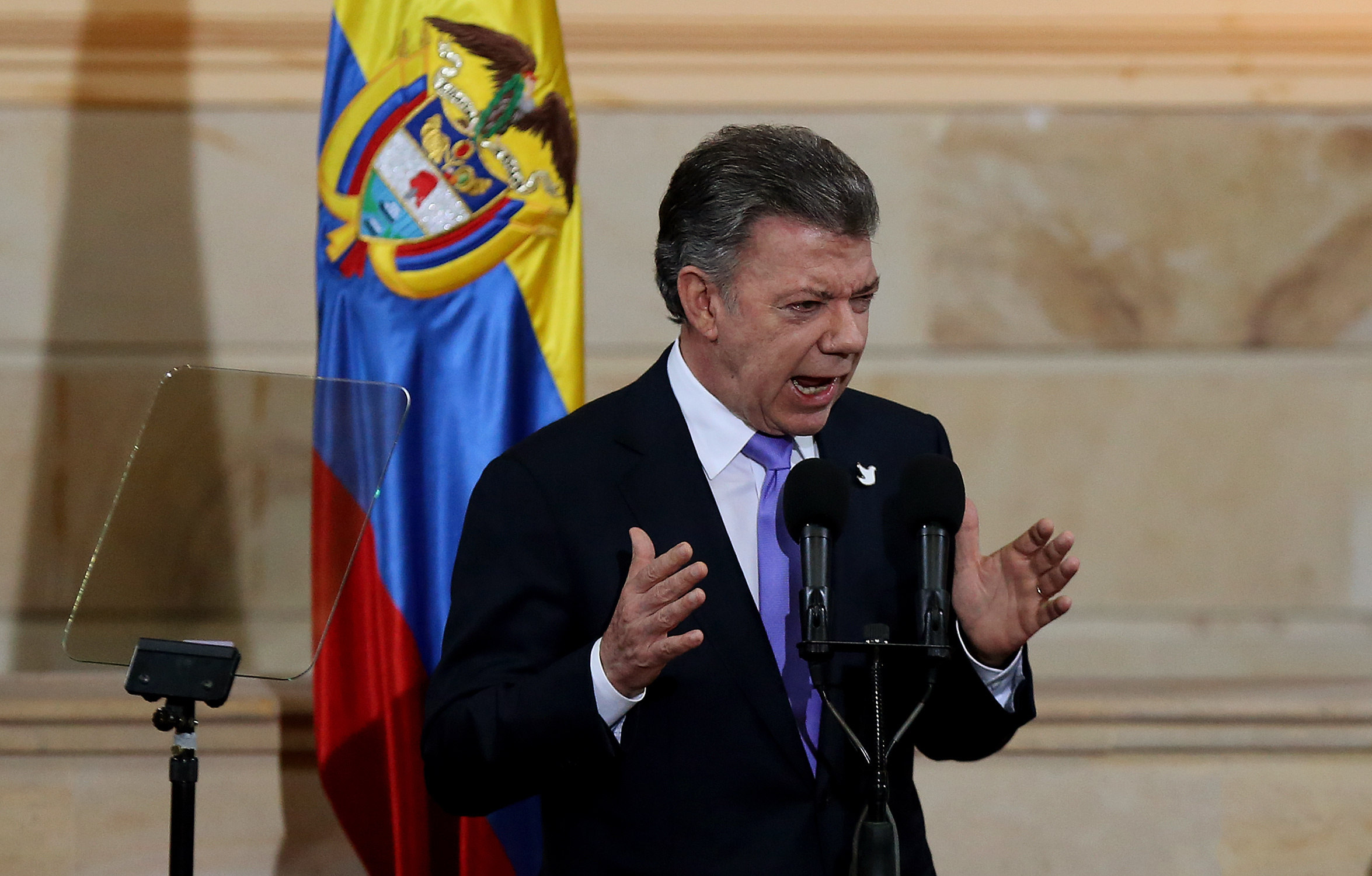 SANTOS DA EL BANDERAZO DE SALIDA AL CONGRESO DEL POSTCONFLICTO