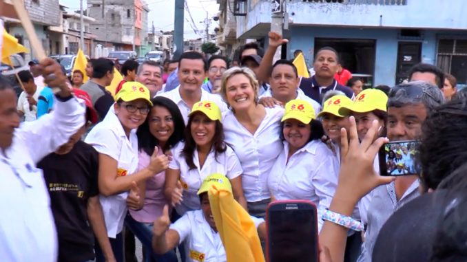 Cynthia recorre Guayaquil