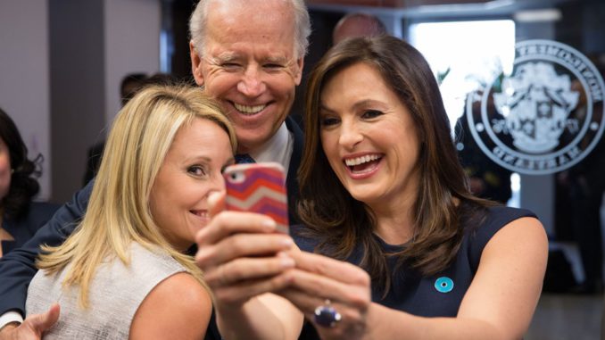 Joe Biden-Selfie-MariskaBidenMaile