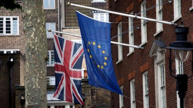 banderas ue y britanica