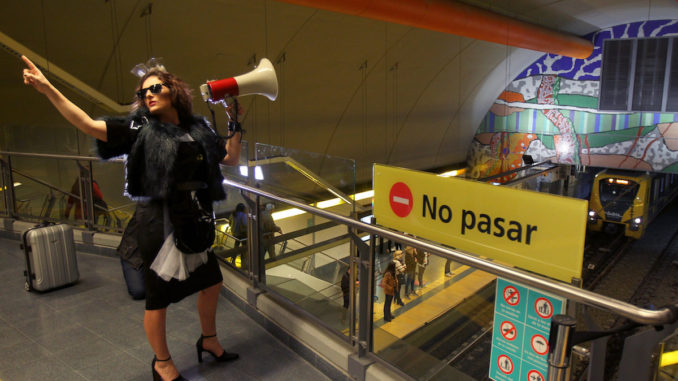 "La Serva Padrona" salta del teatro al subte de Buenos Aires