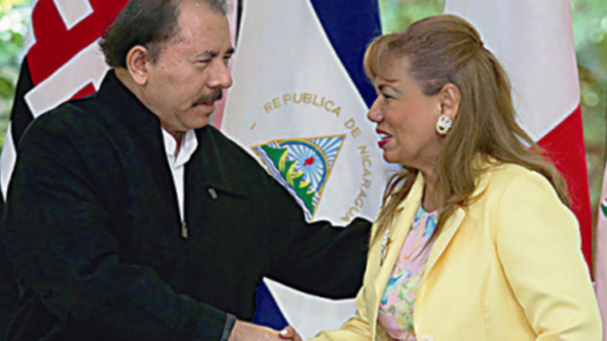 AMINTA BUENAÑO