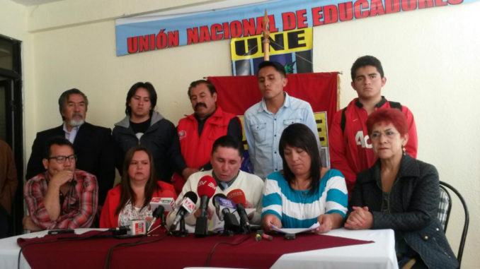 Rueda de prensa de la Unión Nacional de Educadores (UNE). Foto de Archivo.