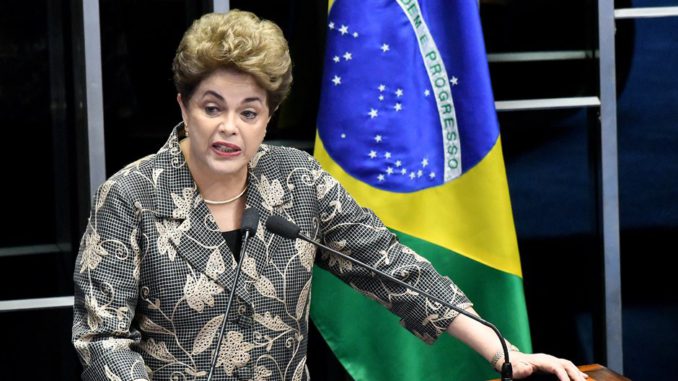ROUSSEFF LLEGA AL SENADO PARA JUGAR SU ÚLTIMA CARTA ANTES DEL JUICIO