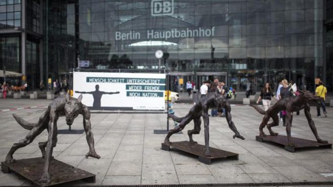 Esculturas lobos Berlín