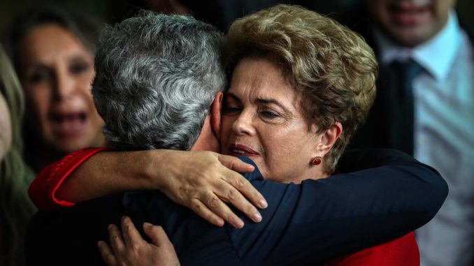ROUSSEFF DICE QUE SE HA CONSUMADO UN "GOLPE DE ESTADO" EN BRASIL