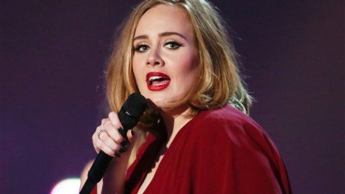 adele-de-rojo