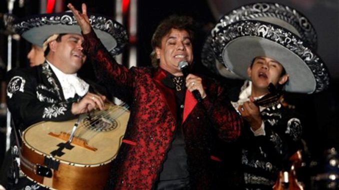 Juan Gabriel charro