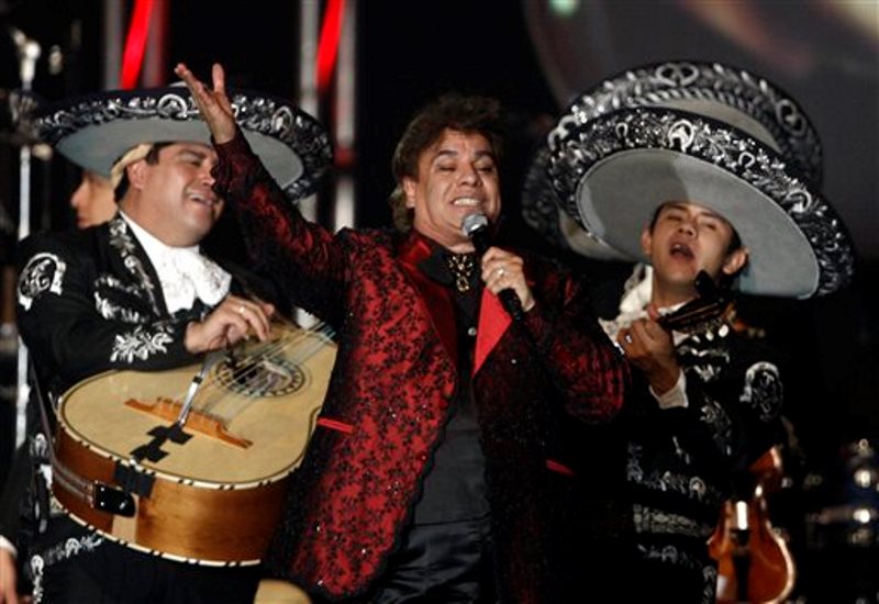 Juan Gabriel charro