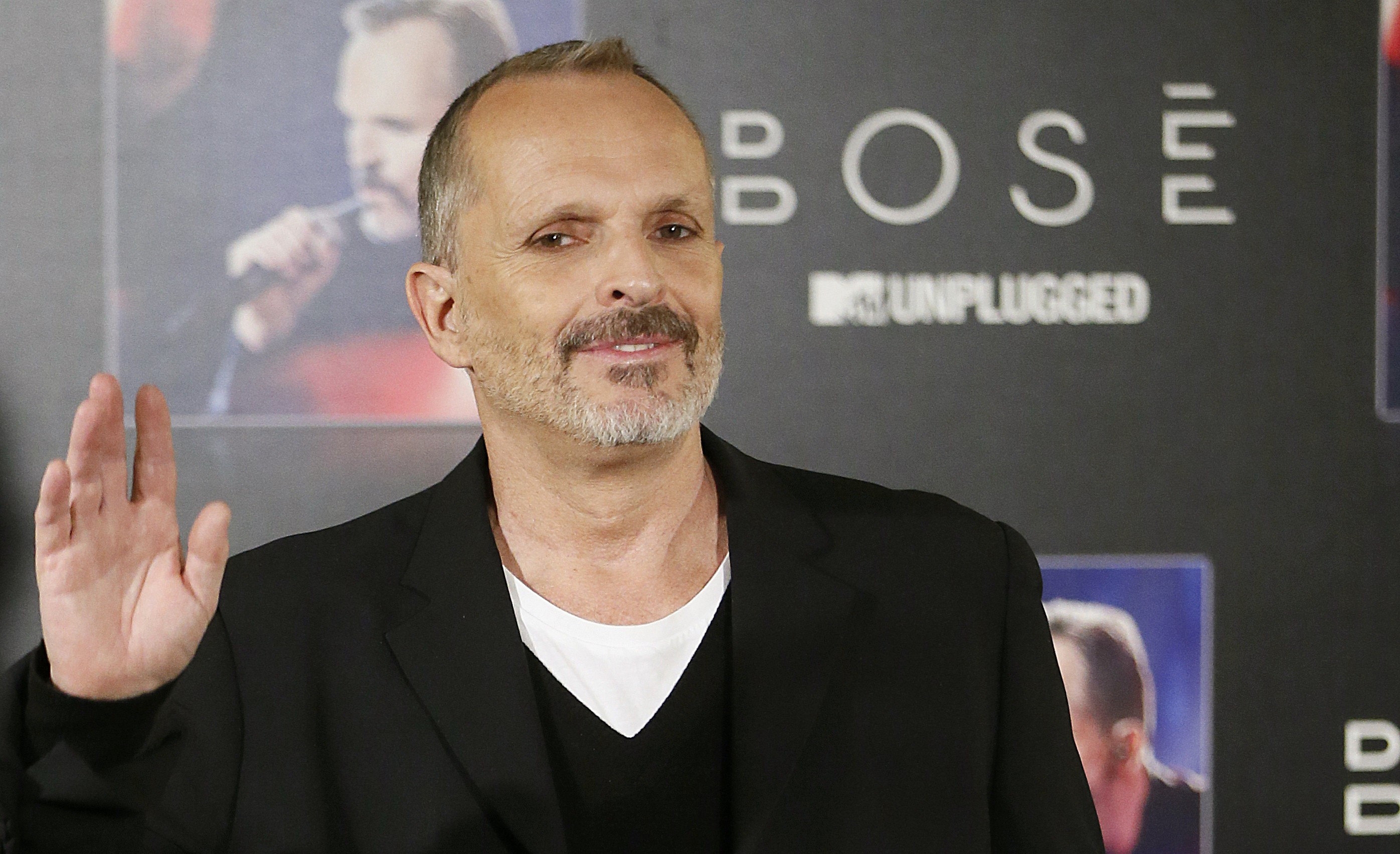 MIGUEL BOSÉ: EL MUNDO CORRE SERIO PELIGRO SI GANA TRUMP, PORQUE ES UN DEMENTE
