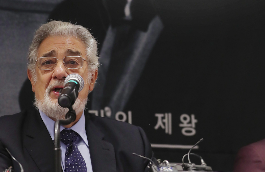 SEÚL (COREA DEL SUR) 30/09/2016.- El tenor estadounidense Plácido Domingo ofrece una rueda de prensa en un hotel de Seúl, Corea del Sur, hoy, 30 de septiembre de 2016. Domingo dará un concierto el en la ciudad el próximo 2 de octubre. EFE/Yonhap