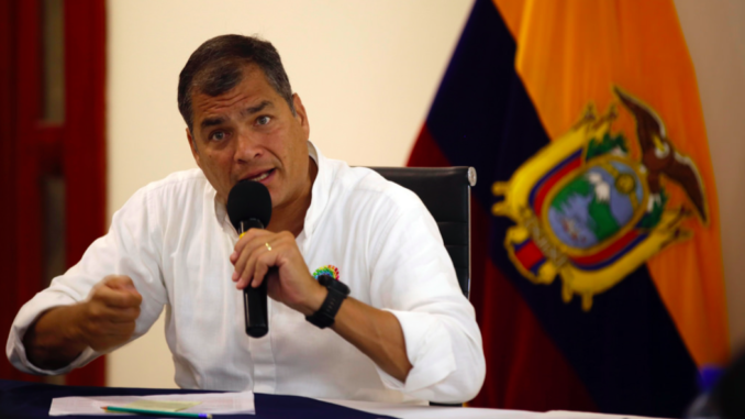 Bahía de Caráquez (Manabí), 11 de octubre 2016.- El Presidente de la República, Rafael Correa, mantuvo un conversatorio con medios de comunicación nacionales para informar sobre la agenda cumplida en la provincia de Manabí. Foto: Eduardo Flores / Presidencia de la República
