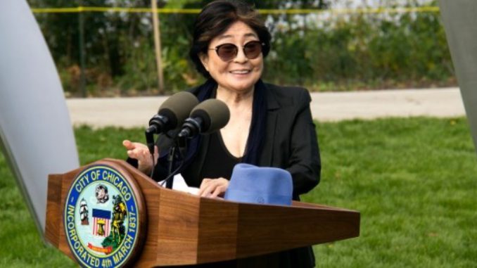 yoko-ono-chicago-flor-de-loto