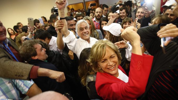 TRAS 50 % DE RECUENTO, OPOSICIÓN ARREBATA MUNICIPIOS EMBLEMÁTICOS EN CHILE