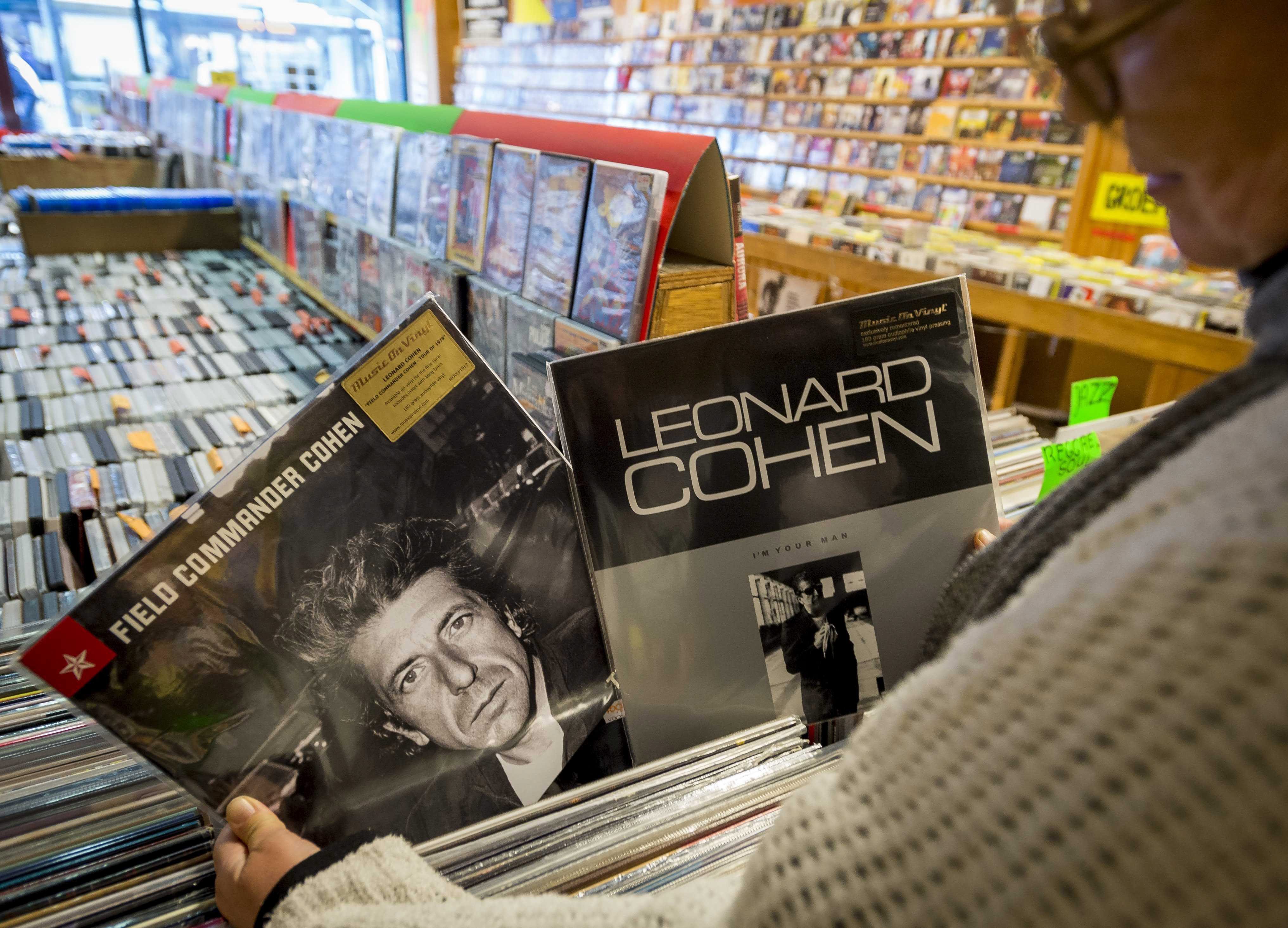 EL MUNDO DEL ESPECTÁCULO LLORA LA MUERTE DE LEONARD COHEN