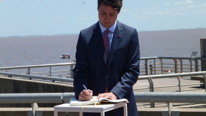El primer ministro de Canadá, Justin Trudeau, rinde tributo a las víctimas de la última dictadura argentina