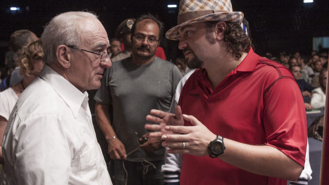 JAKUBOWICZ: "CREO QUE EL PÚBLICO LATINO TIENE UN PROBLEMA DE AMOR PROPIO"