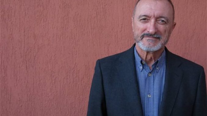 arturo-perez-reverte-en-la-fil-guadalajara