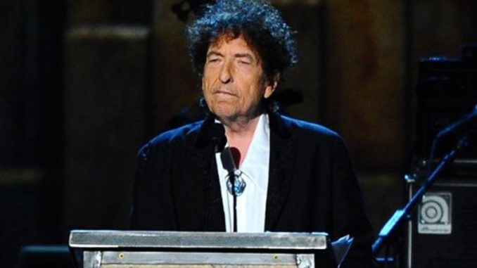 bob-dylan-microfono