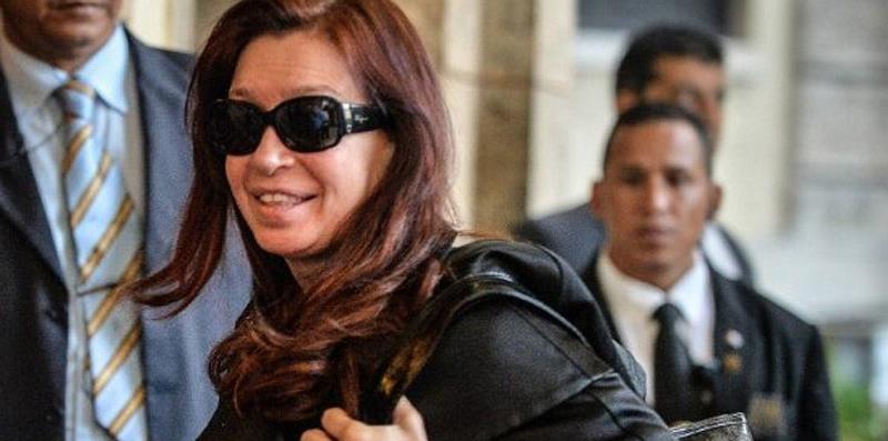 cristina-f-con-gafas