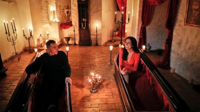 hermanos-en-castillo-dracula