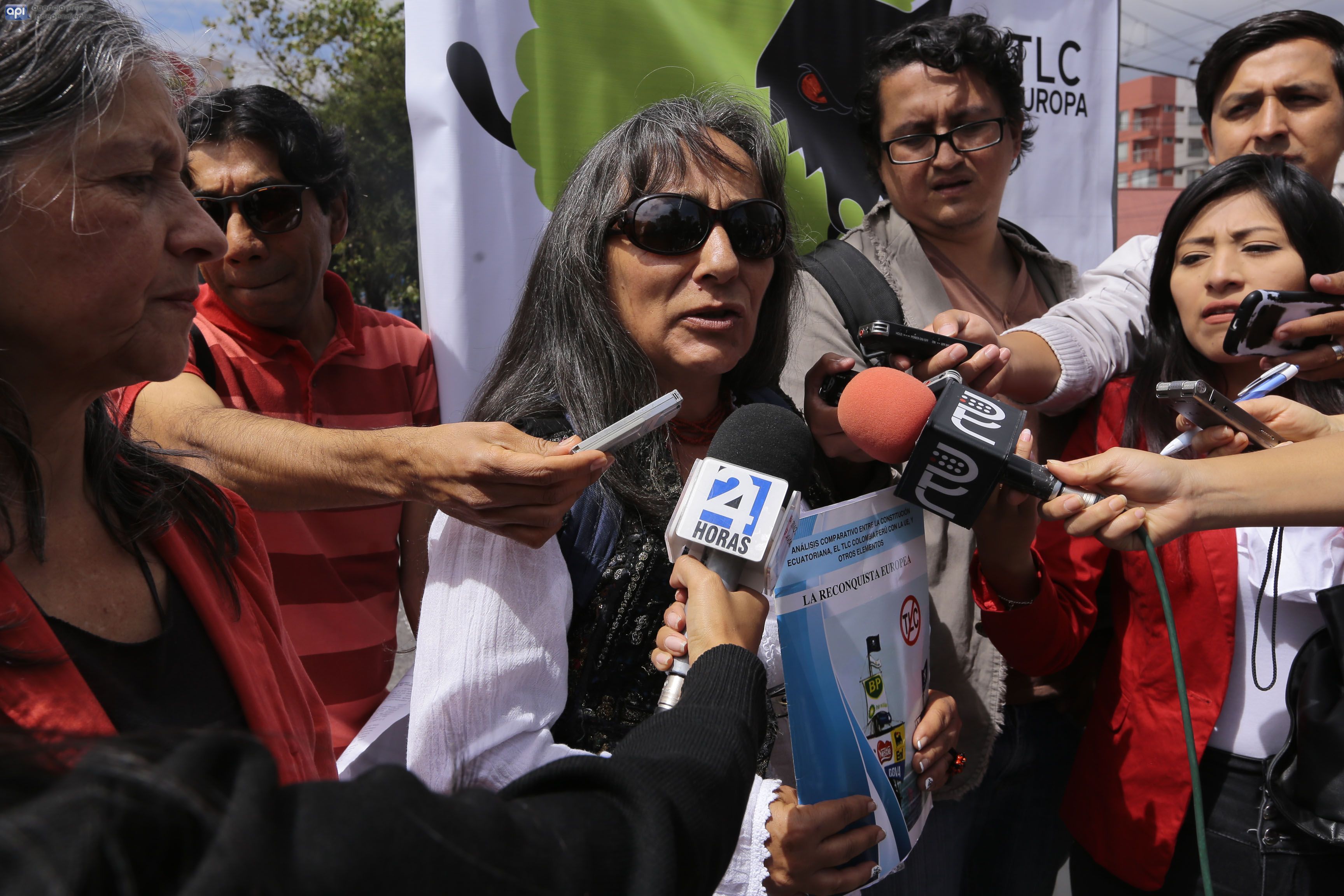 ECUADOR – QUITO (2016/11/11) Plantón en contra de la suscripción del acuerdo comercial de Ecuador con la Unión Europea. En la foto Paulina Muñoz. FOTOS API / JUAN CEVALLOS.