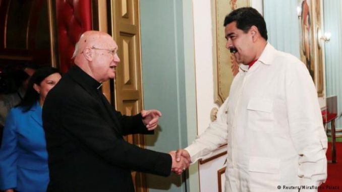 nicolas-maduro-rzobispo-claudio-maria-celli
