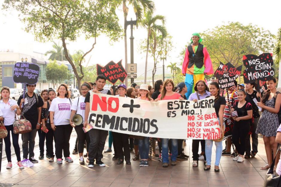 Mujeres marchan por sus derechos en Guayaquil | La República EC