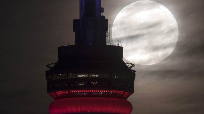 superluna-toronto