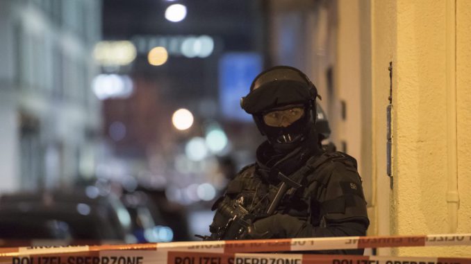 TRES HERIDOS EN UN TIROTEO CERCA DE UN CENTRO ISLÁMICO EN ZÚRICH