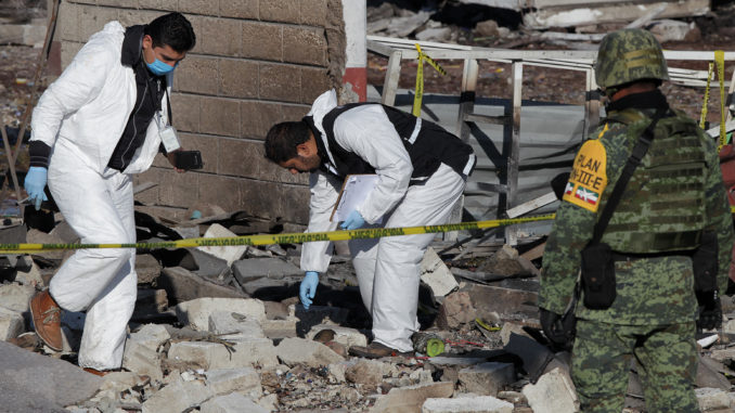 EXPLOSIÓN EN MERCADO MEXICANO LLEVA BALANCE DE 31 MUERTOS Y 12 DESAPARECIDOS