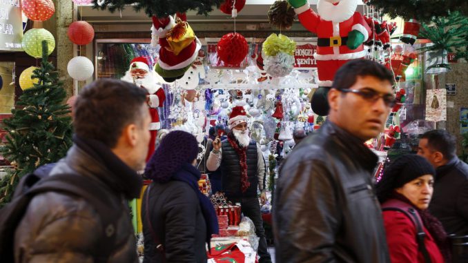 ARTÍCULOS NAVIDEÑOS EN ESTAMBUL