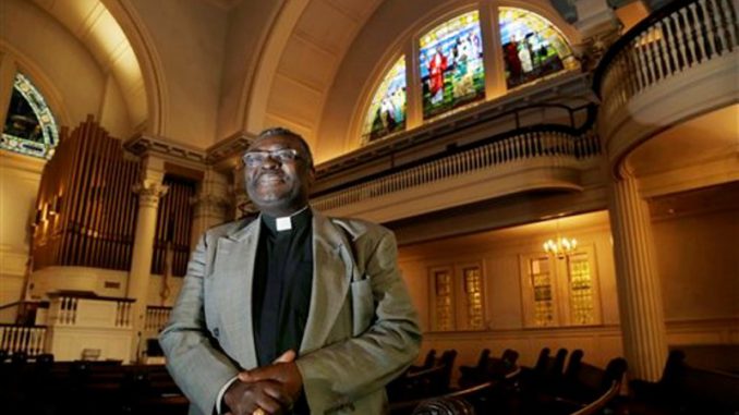 pastor-de-iglesia-metodista-protege-inmigrantes
