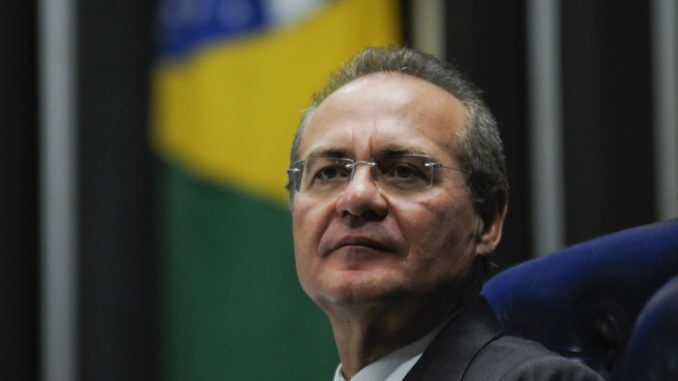 O presidente do Senado, Renan Calheiros (PMDB-AL), conduz sessão deliberativa