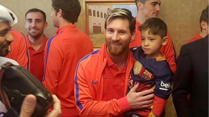 EL NIÑO REFUGIADO AFGANO FAN DE MESSI CONOCE A SU ÍDOLO EN CATAR