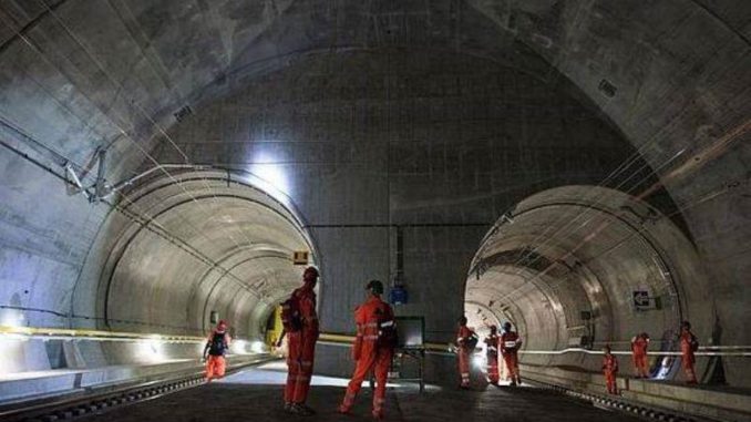 tunel-de-san-gotardo-suiza