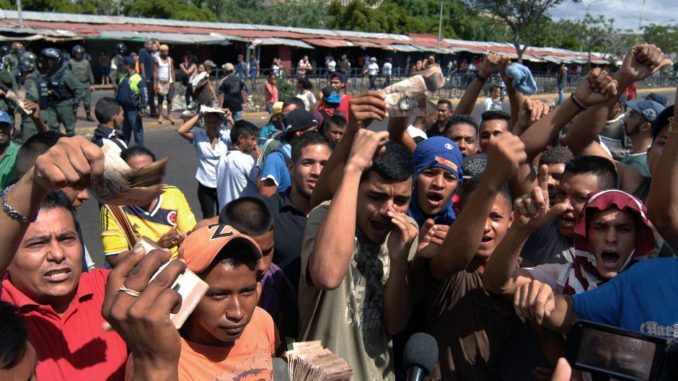 PROTESTAS POR FALTA DE EFECTIVO EN VENEZUELA