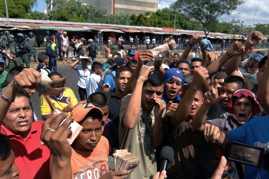 PROTESTAS POR FALTA DE EFECTIVO EN VENEZUELA