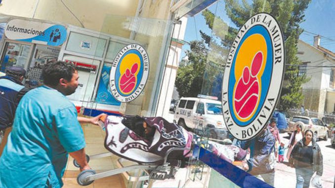 atencion-pacientes-hospital-mujer-vargas-archivo_lrzima20160503_0008_11