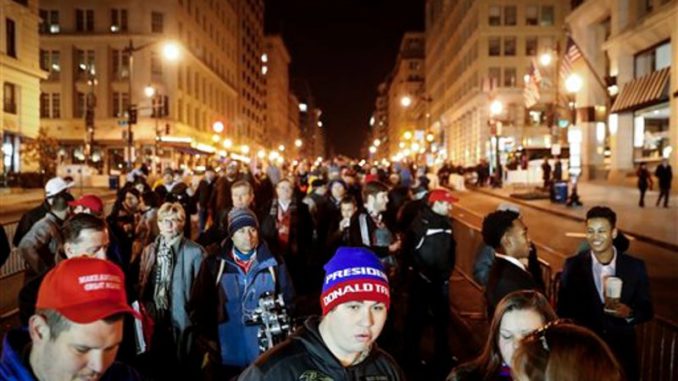 Gringos yendo a investidura Trump