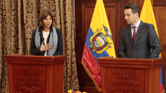 Rueda_de_prensa_Cancilleria__281129