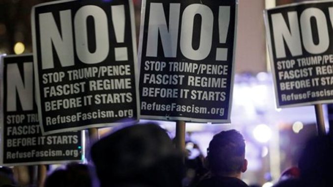 marcha contra Trump artistas
