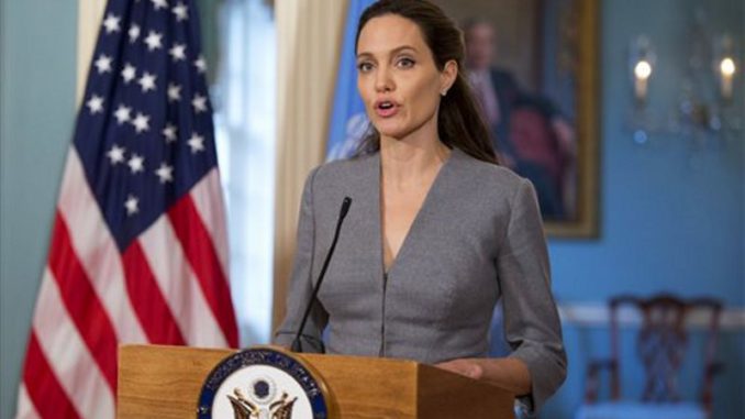 Angelina Jolie defiende refugiados