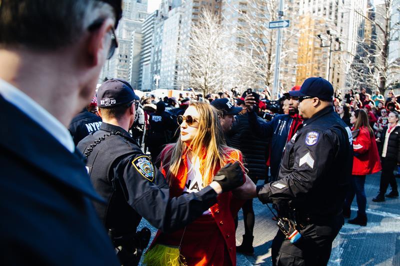 Dia mujer arrestos NYC