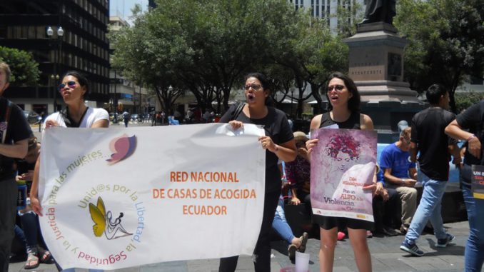 Mujeres en pie de lucha