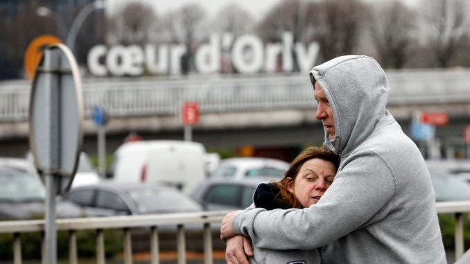 FRANCIA-TIROTEO EN AEROPUERTO