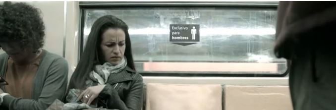 pene en silla de metro en mexico